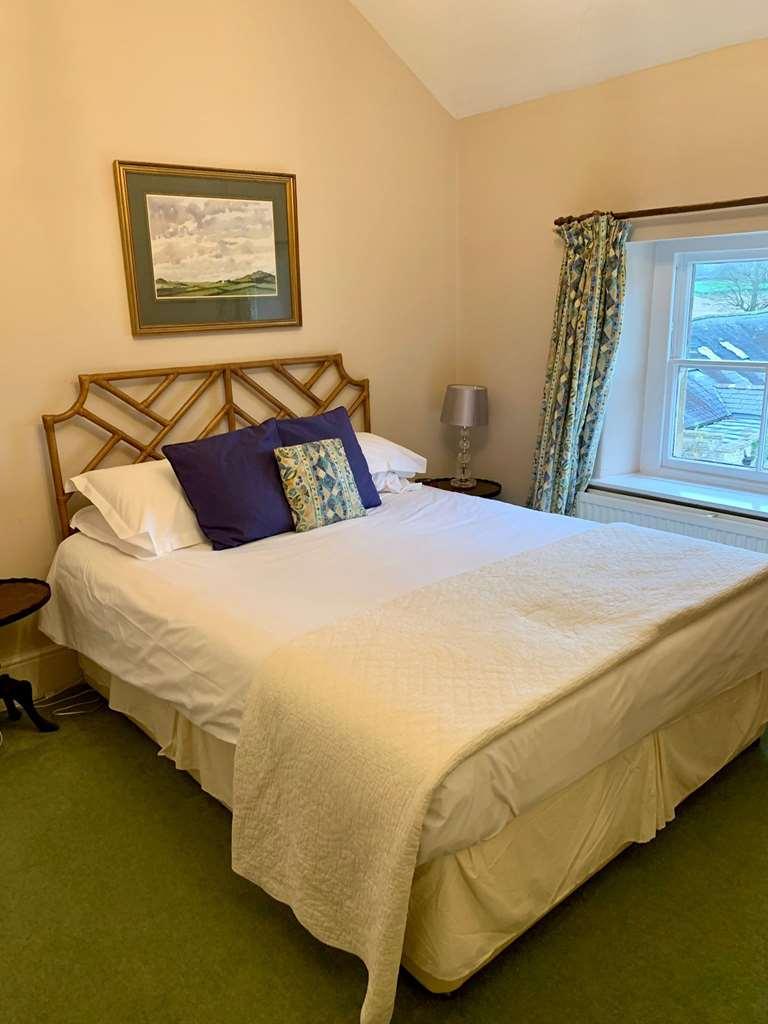 Guyers House Hotel And Restaurant Corsham Room photo